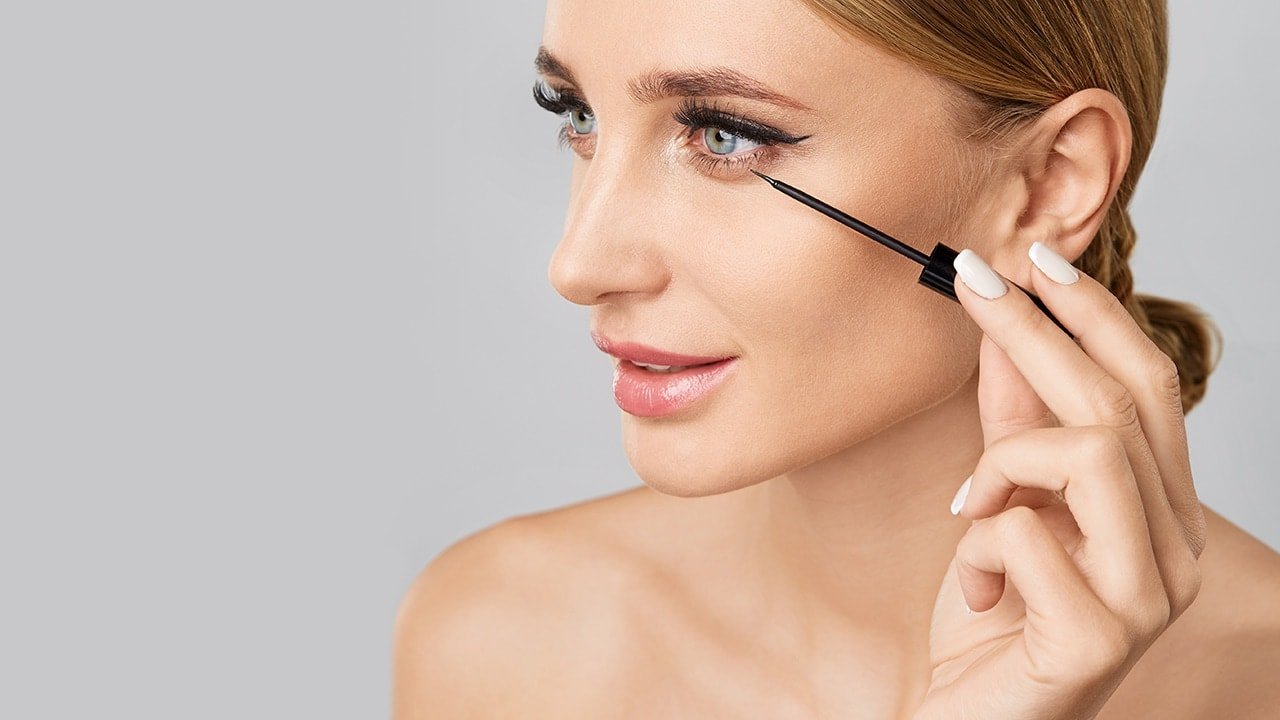 Loreal Paris BMAG Article How To Apply Liquid Eyeliner D